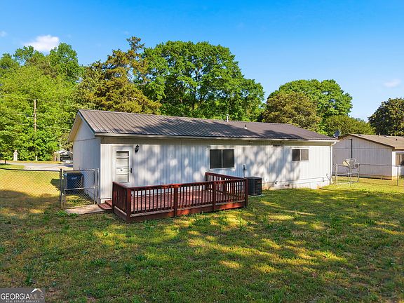 5th image of 360 Martin Cir