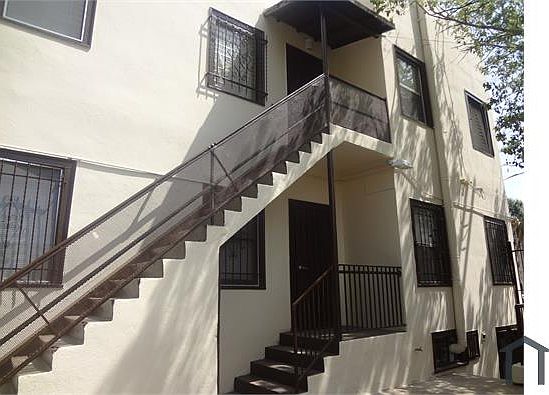 Building Photo 4