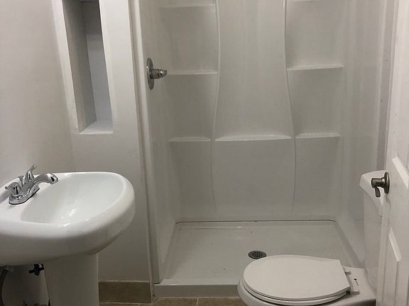 3rd image of 4313 Farm House Ln