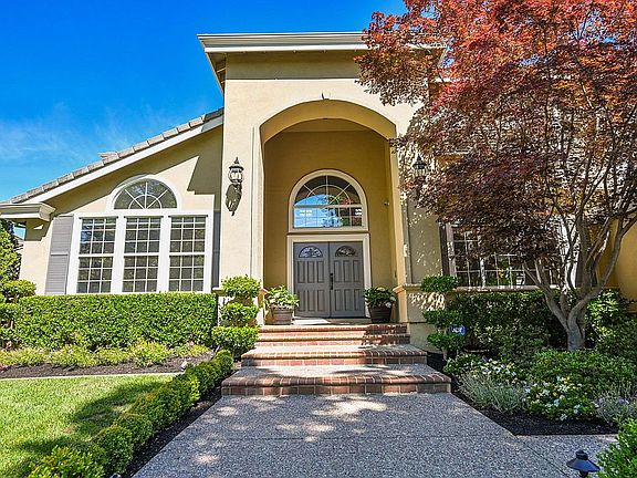3rd image of 45 Trish Ct