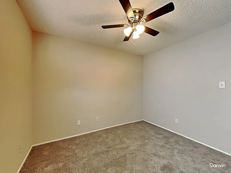 4015 Hartford Dr — Photo 14