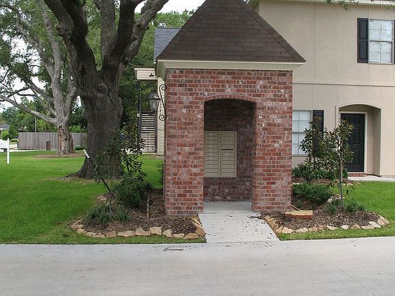5th image of 114 W Lagrange St APT 3