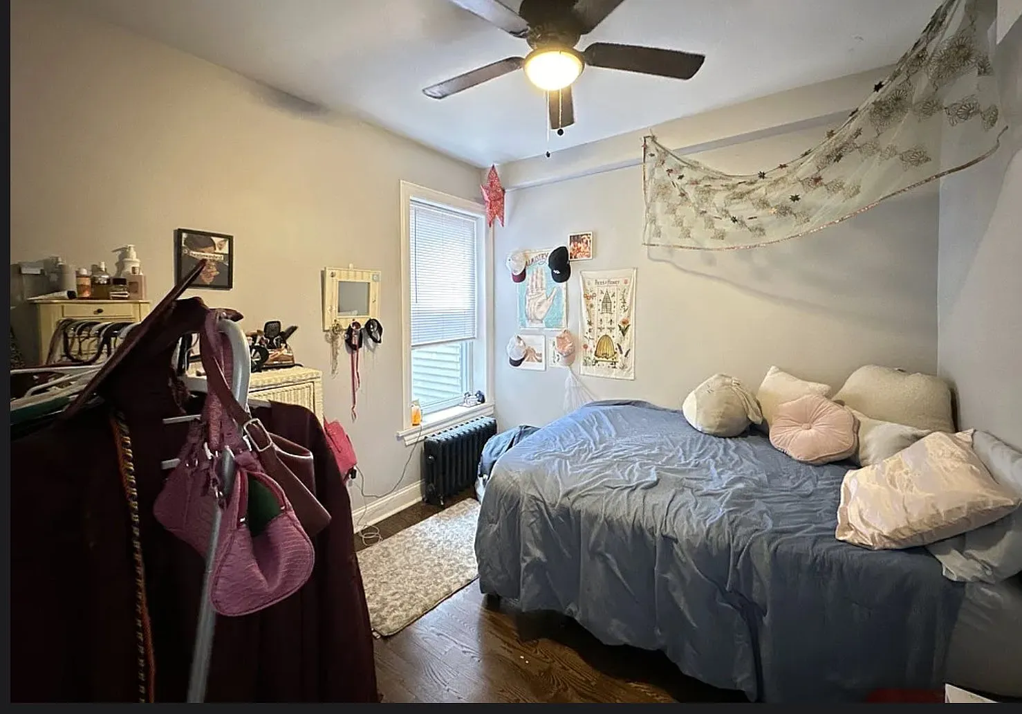 Large 4 Bed 2 Bath Duplex Down in Edgewater — Photo 4