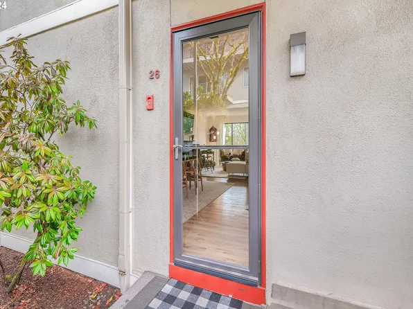 750 1st St Unit 26, Lake Oswego, OR 97034