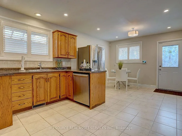 1051 Willowdale Ave #MAIN FL — Photo 8