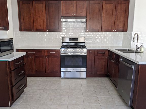 3rd image of 2414 Sweet Water Ct