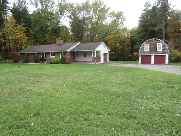 8108 Sisson Hwy, Eden, NY 14057