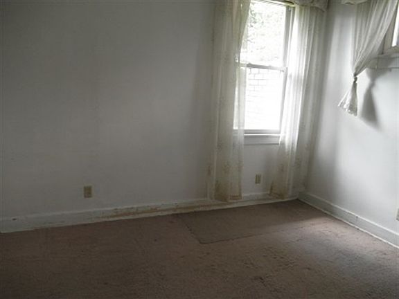 2nd image of 804 S Park St