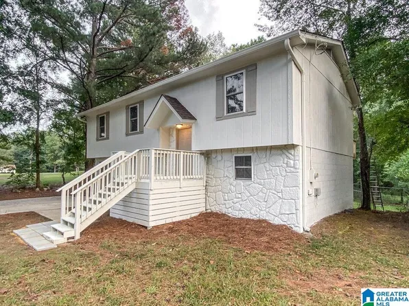 1300 McCravy Ln, Mount Olive, AL 35117