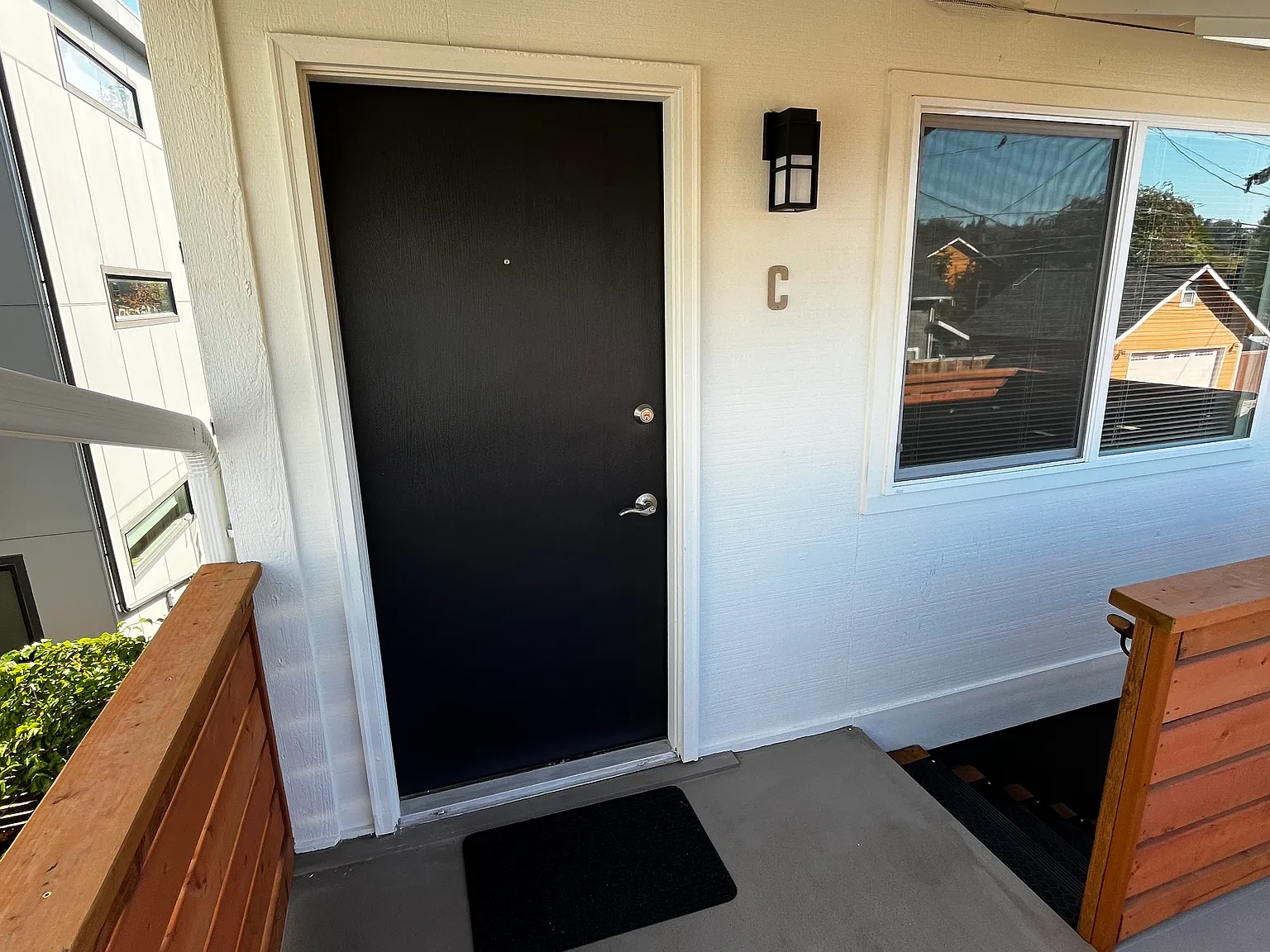 2 bed, 750 sqft, $2,299 — Photo 1