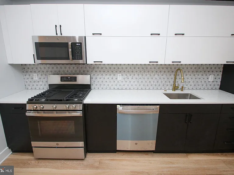 810 N Uber St #2 — Photo 9