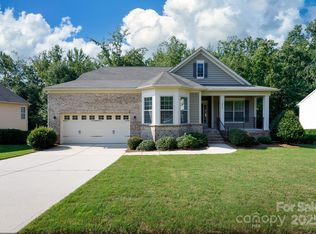 12809 Hunting Birds Ln, Charlotte, NC 28278