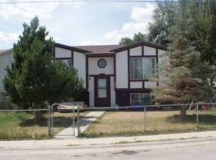 1908 Dunphail St, Rawlins, WY 82301