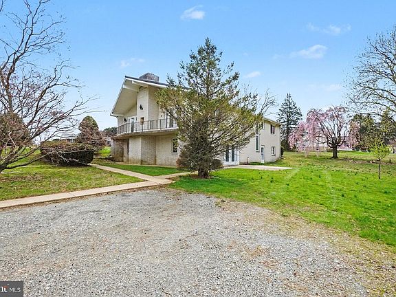 3rd image of 1621 Liberty Grove Rd