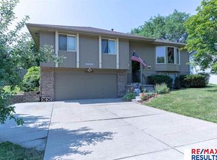 13035 Crown Point Ave, Omaha, NE 68164