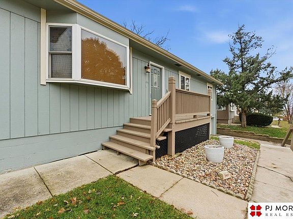 3rd image of 10605 Izard St