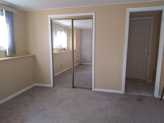 5th image of 18 Roslyn Ct