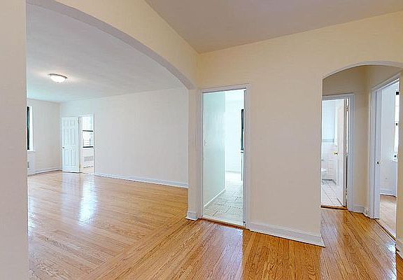 3rd image of 246 E 46th St APT 7B