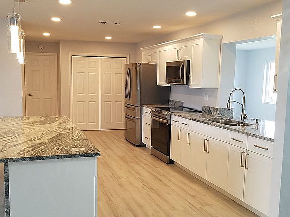 5th image of 3615 Mainlands Blvd N