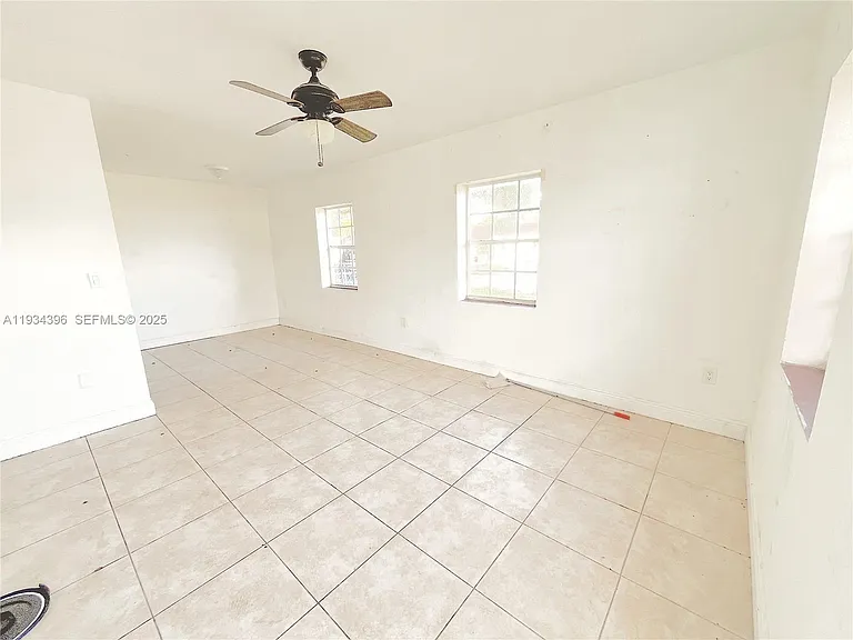 15410 NW 29th Ct — Photo 4
