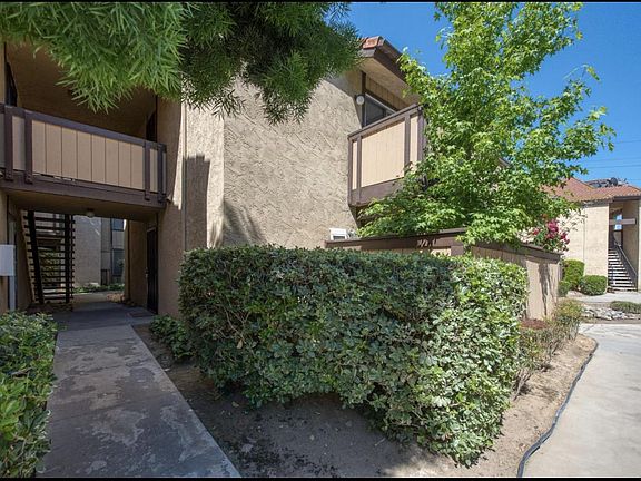4th image of 1550 W Ashlan Ave APT 235