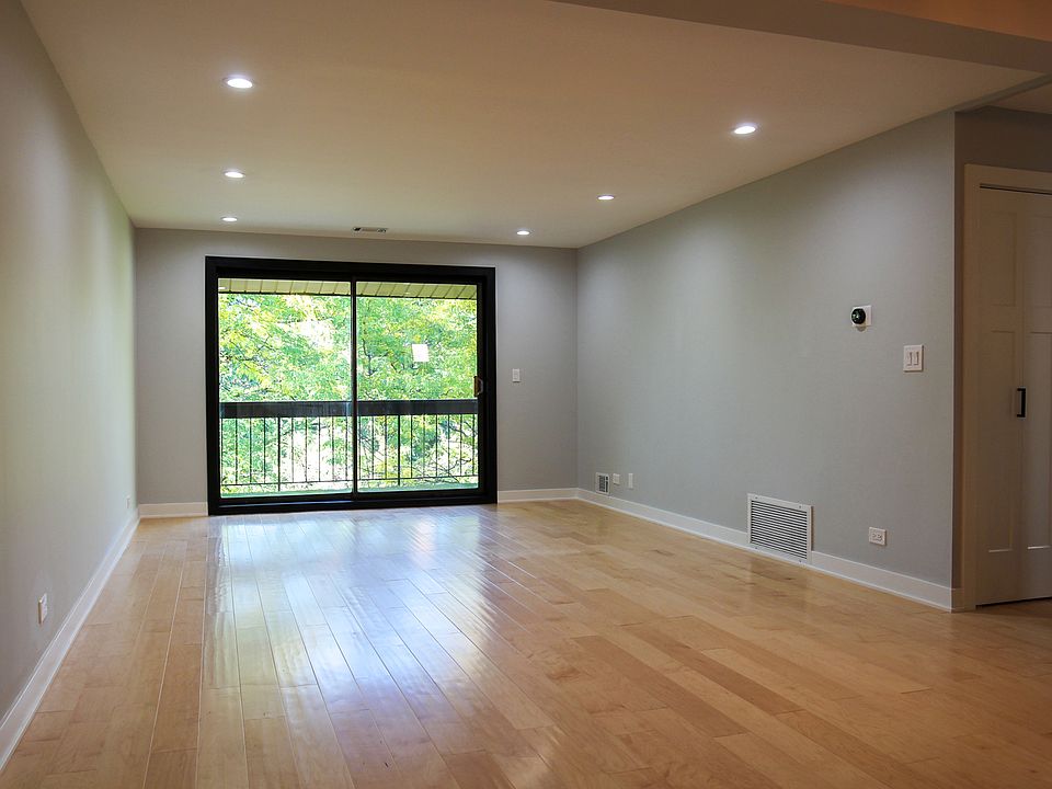1st image of 714 Walnut Dr APT 401
