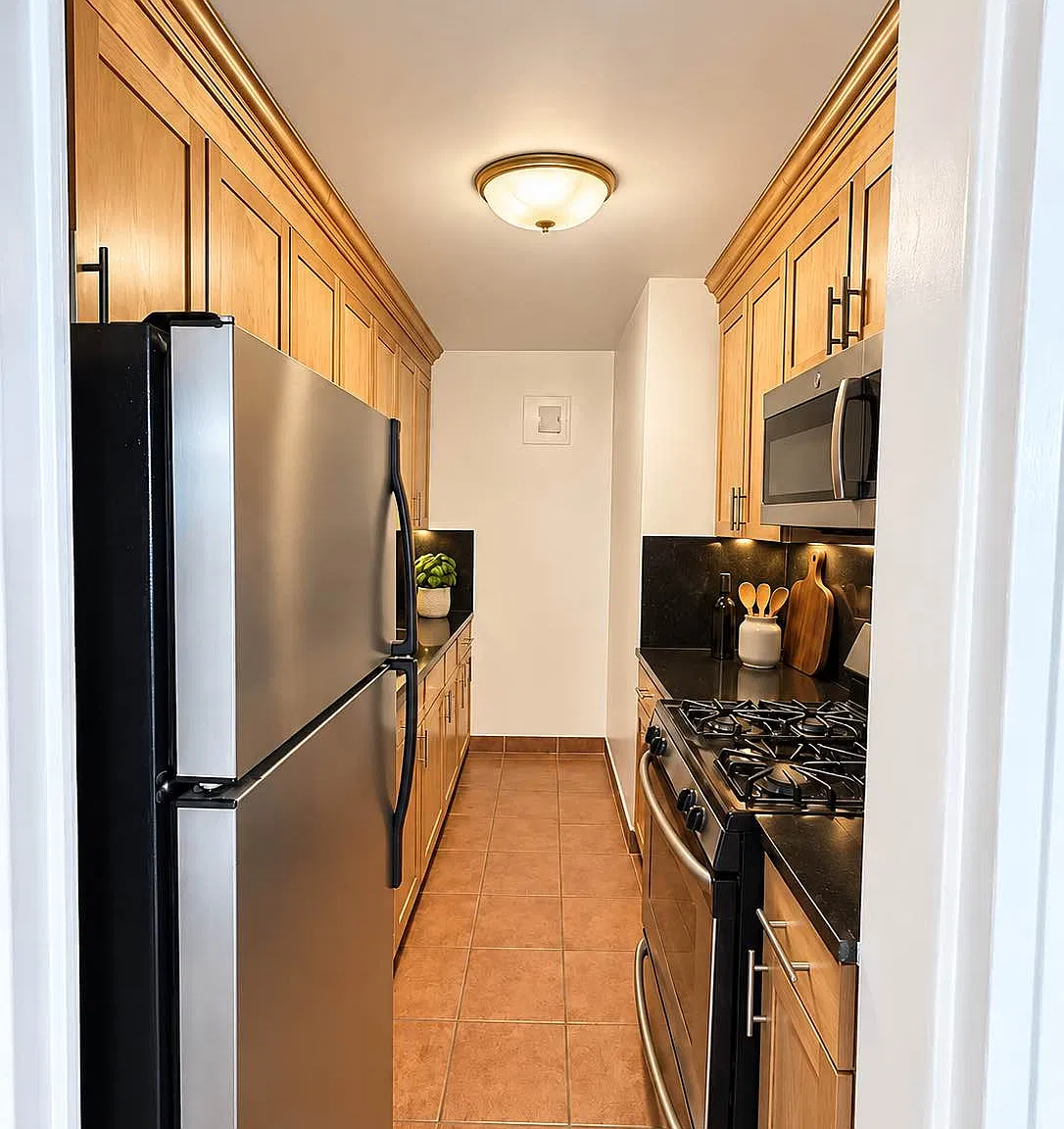 245 East 19th Street — Photo 4
