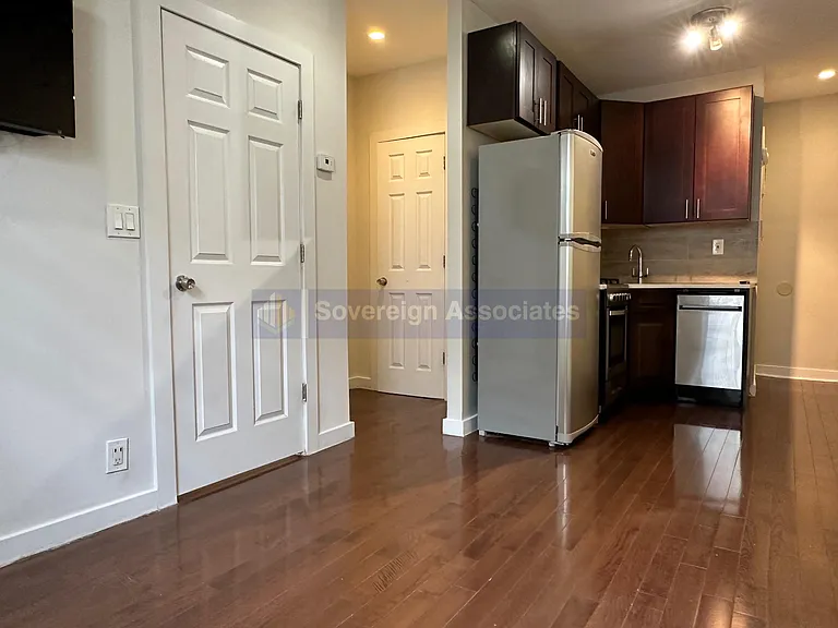 386 Manhattan Ave #14 — Photo 7