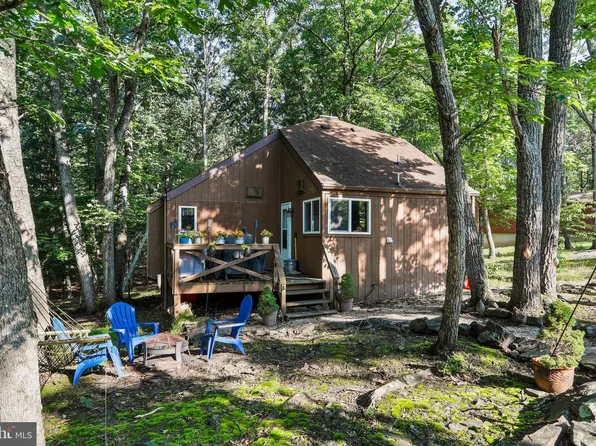 495 Cayuga Trl, Hedgesville, WV 25427