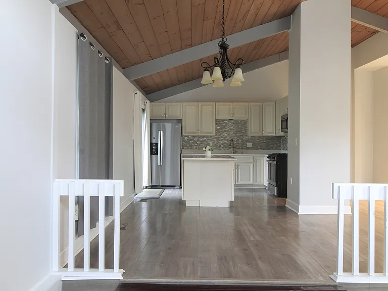 12712 Torrington St — Photo 10