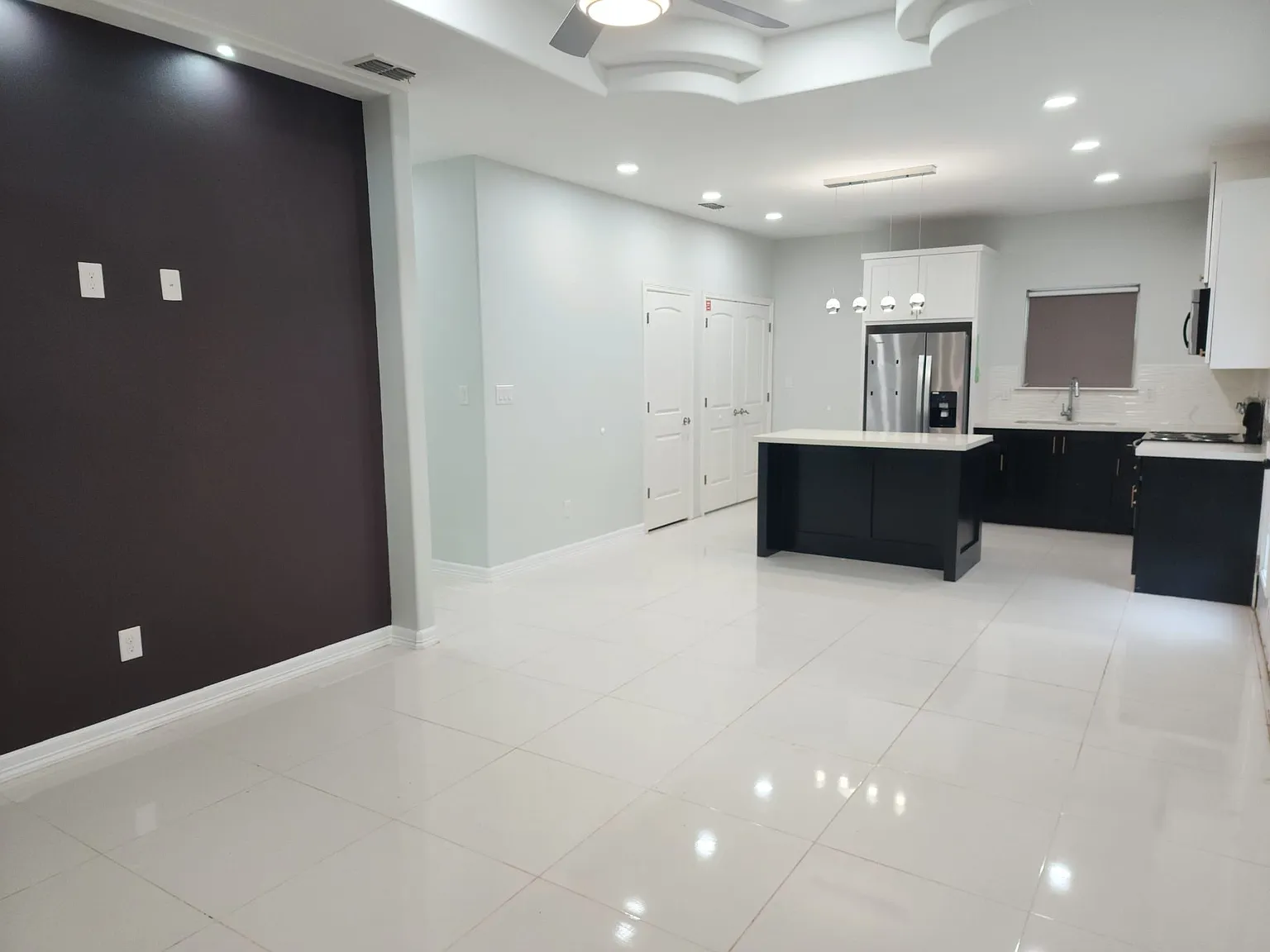3 bed, 1050 sqft, $1,000 — Photo 2