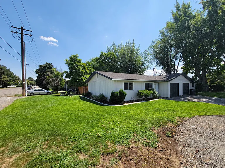 1821 Road 32 — Photo 3