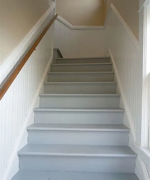 steps to entrance - now carpeted