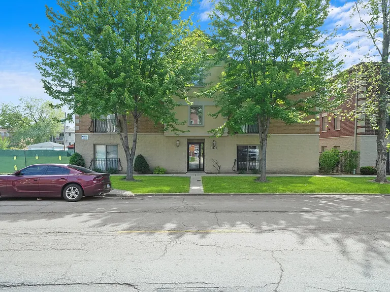 3423 Ridgeland Ave #101 — Photo 23