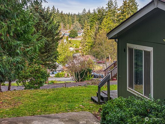 5th image of 21 SE Lupine Court