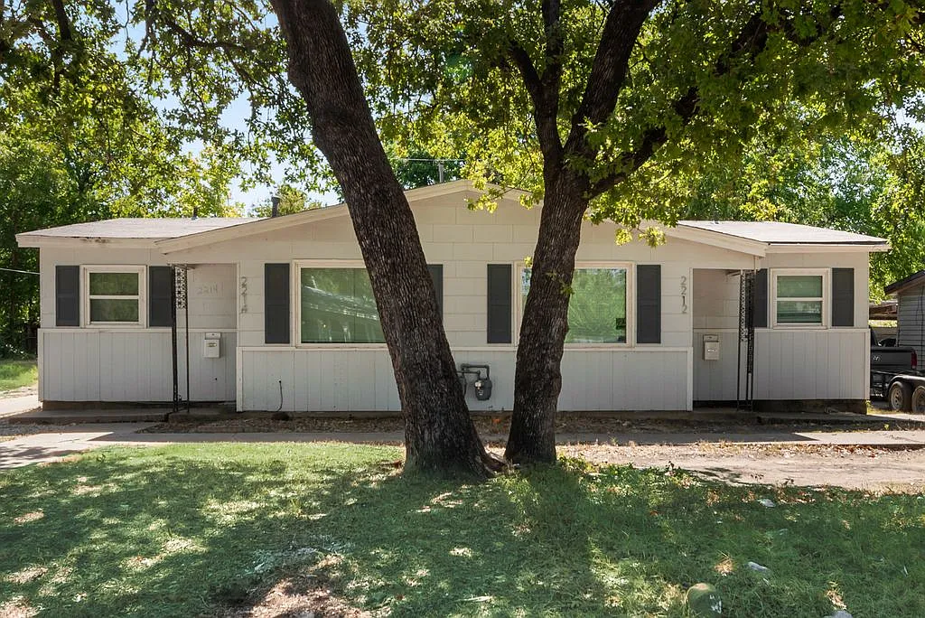2 bed, 750 sqft, $1,275 — Photo 3