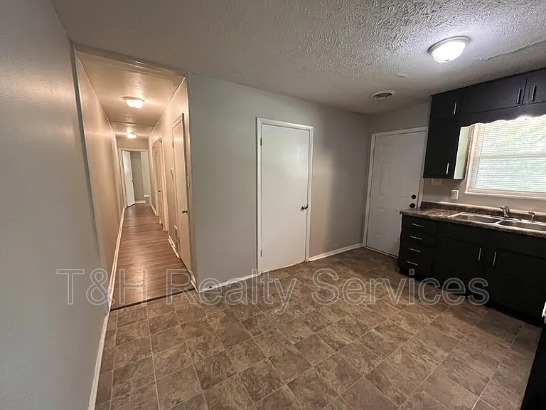 2601 E Bradbury Ave — Photo 7