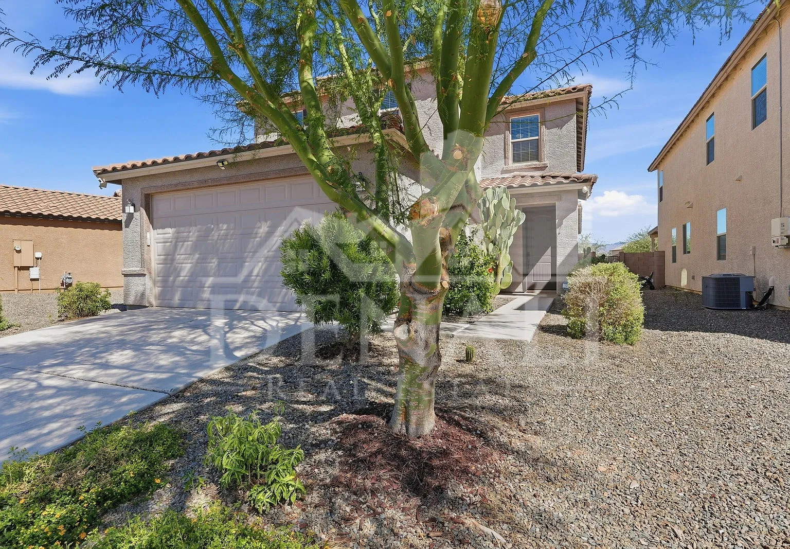 4 bed, 3.0 bath, 2212 sqft, $2,295 — Photo 2