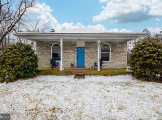 612 Piketown Rd, Harrisburg, PA 17112