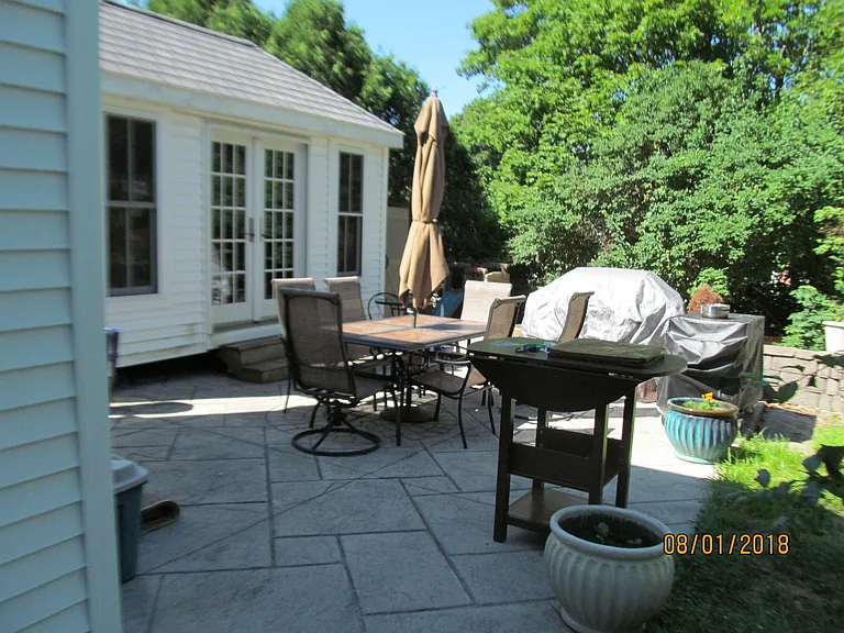 11 Travis Dr #7 — Photo 2