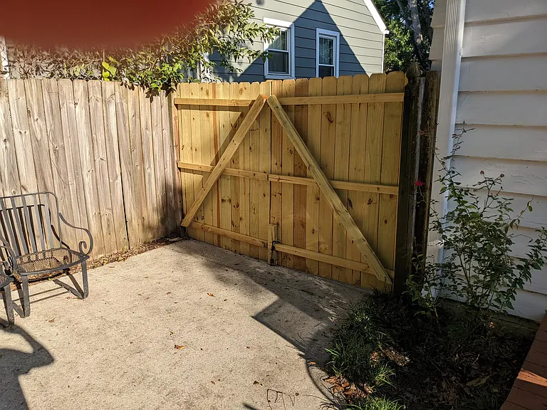 209 E Faris Rd — Photo 18