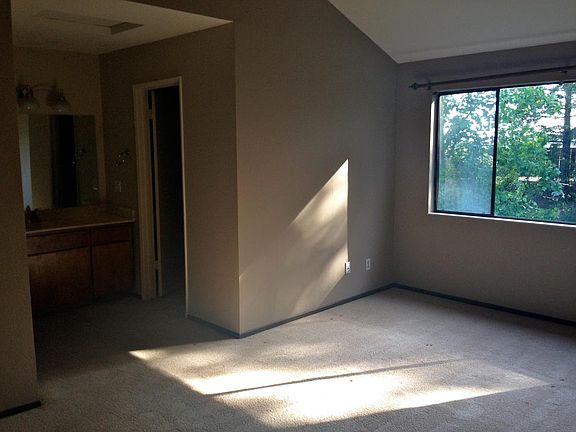 2nd image of 240 Escallonia Dr