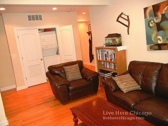 3rd image of 3800 N Marshfield Ave #3
