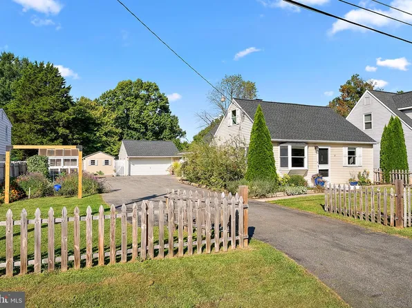 17 Maple Ave, Newark, DE 19711