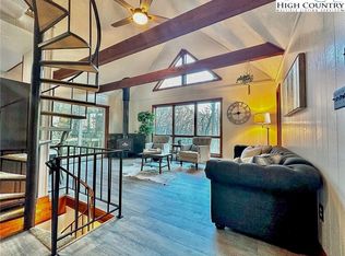 413 Laurel Ridge Rd, Banner Elk, NC 28604