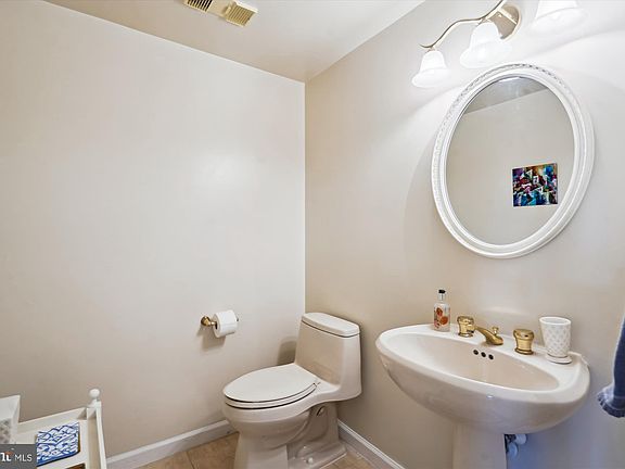 4th image of 5610 Wisconsin Ave APT 1001