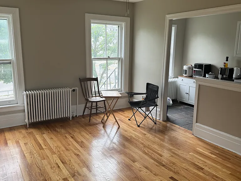 199 Plymouth Ave S #4 — Photo 5