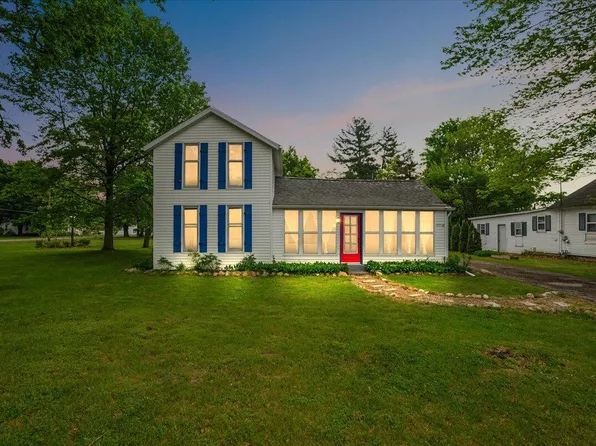 371 Park St, Coloma, MI 49038