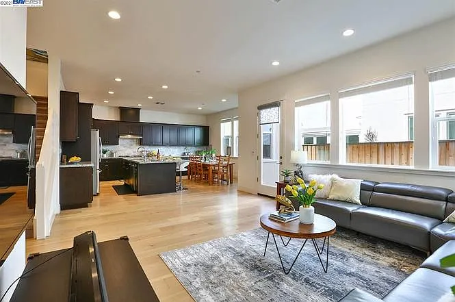 8403 Peninsula Way — Photo 4