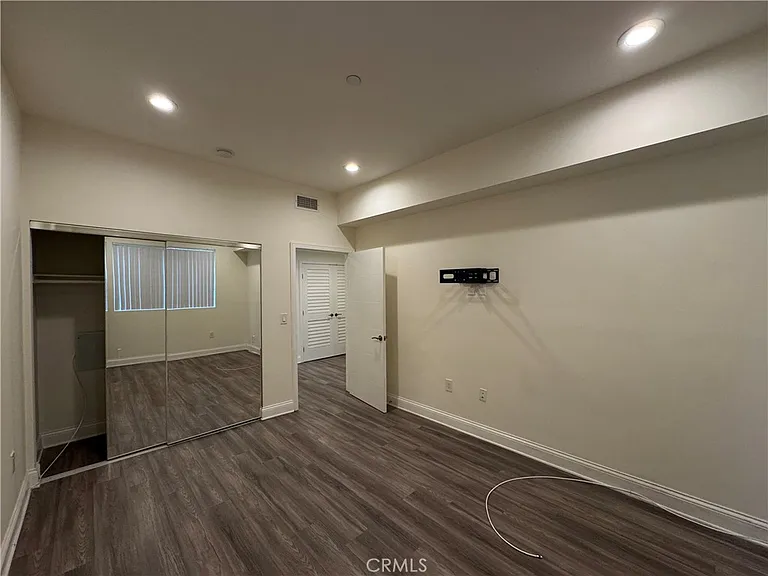 14934 Burbank Blvd #102 — Photo 14